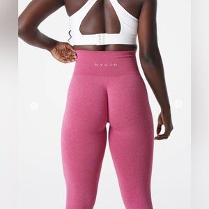 NVGTN Crimson Seamless Leggings